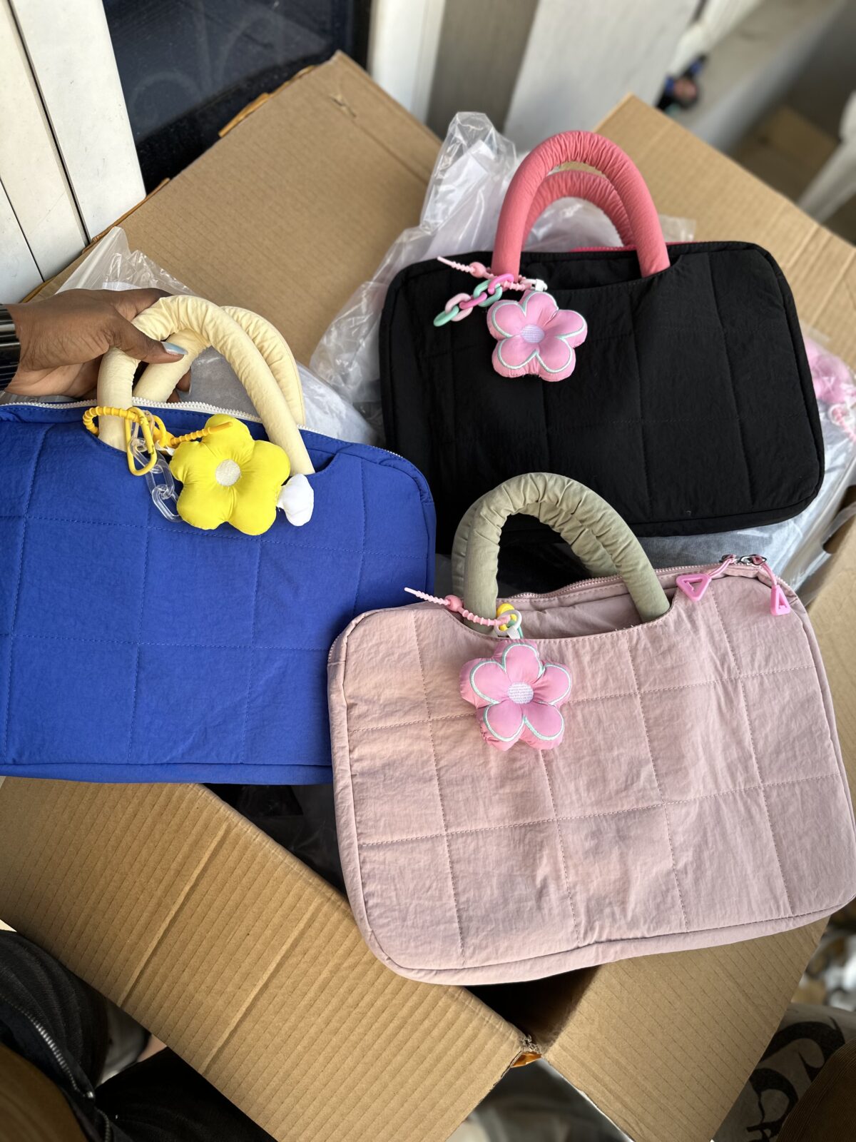 Puffy Shockproof Quilted Laptop Bag - Image 4