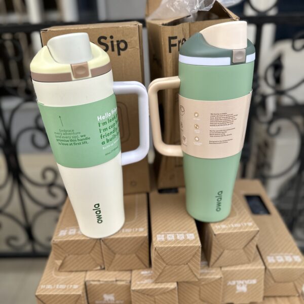 40oz Owala Stainless Steel Freesip Tumbler W/ Carry Handle