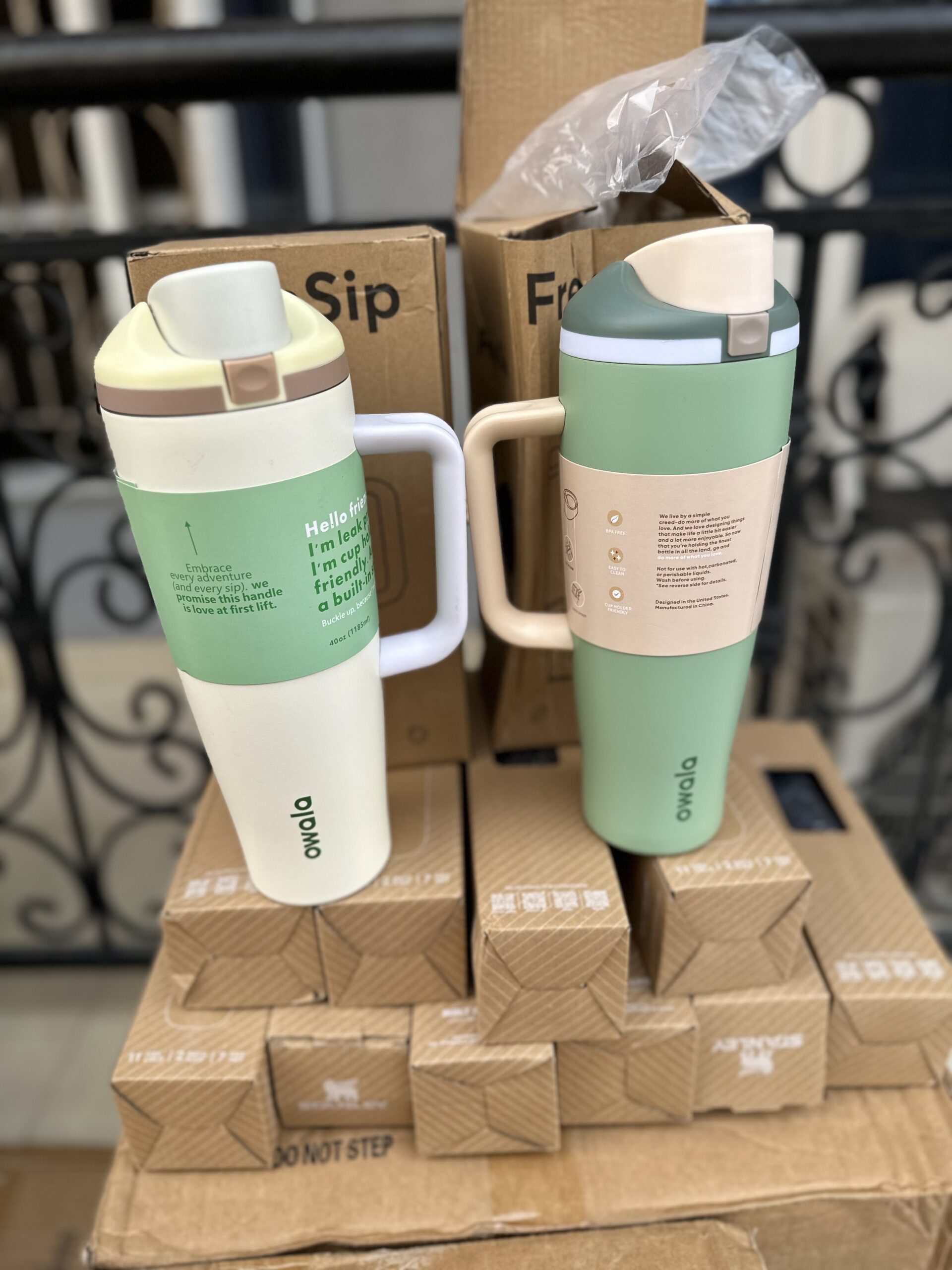 IMG_6510 40oz Owala Stainless Steel Freesip Tumbler W/ Carry Handle - Image 1