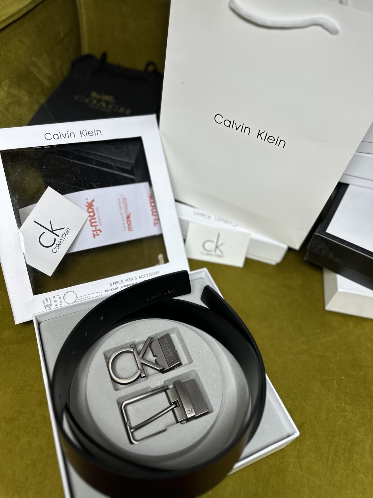 CK Reversible Leather Belt with 2 Buckles Gift Set - Image 2