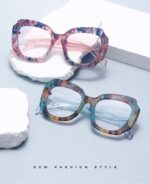Trendy High End Frame